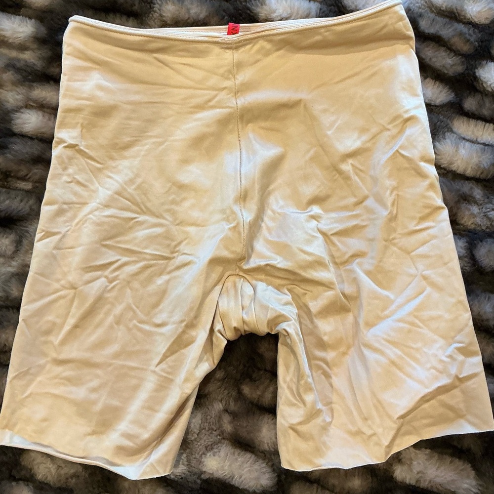 SPANX Shapewear Shorts-Size M